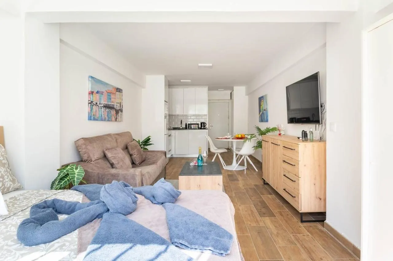 Serenity Chic Apartment City Center With Free Wifi By Namaste Elite 토레몰리노스